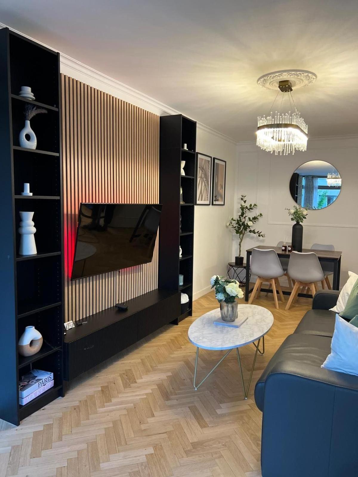 Excellent Apartment For Familly Кліші Екстер'єр фото